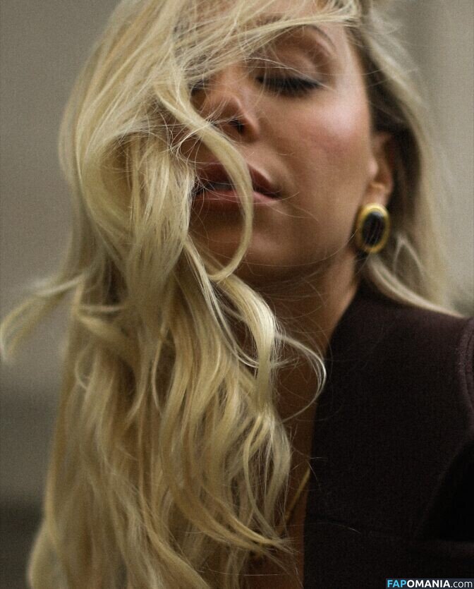 Alexis Ren / alexisren / alexisreng / alexxissren Nahý OnlyFans  Uniklá fotka #1024