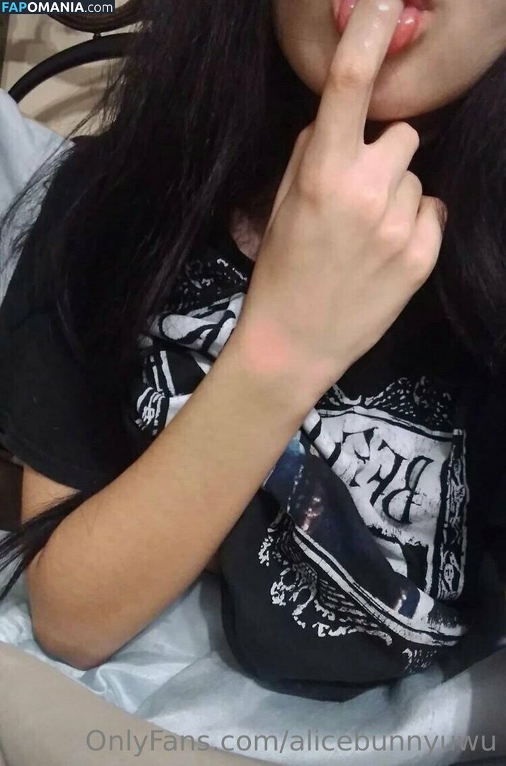 alicebluwu / alicebunnyuwu Nahý OnlyFans  Uniklá fotka #6