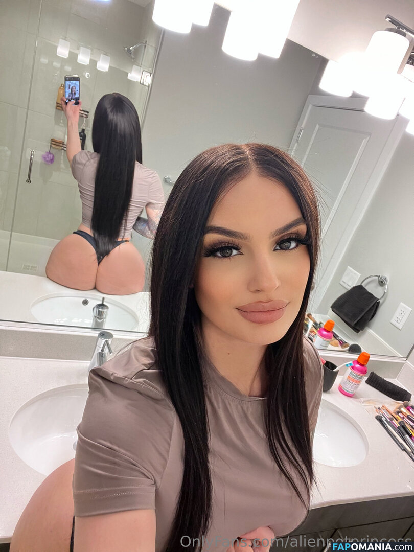AlienPotPrincess / _alienpotprincess_ Nahý OnlyFans  Uniklá fotka #8