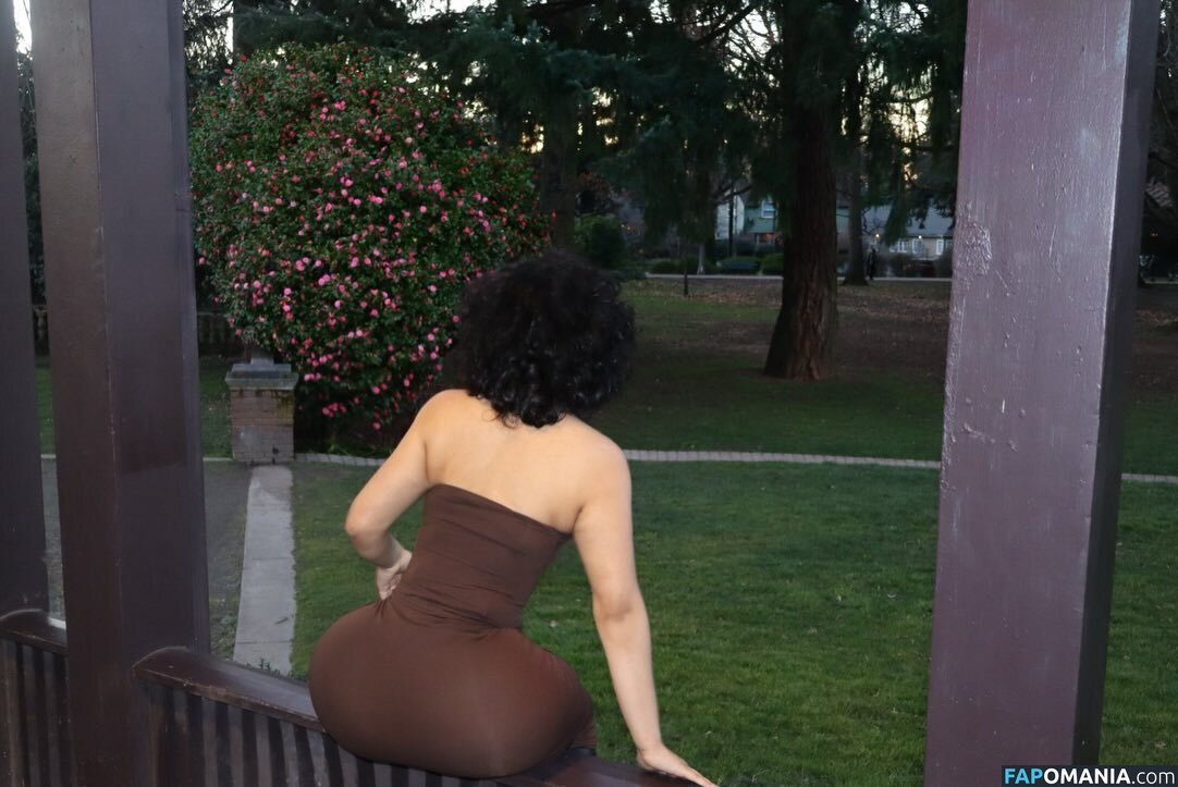 aliiyarose / aliyah1819 / rosebaby1819 Nahý OnlyFans  Uniklá fotka #2