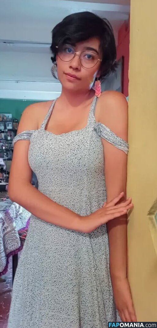 Allisauria / https: Nahý OnlyFans  Uniklá fotka #12