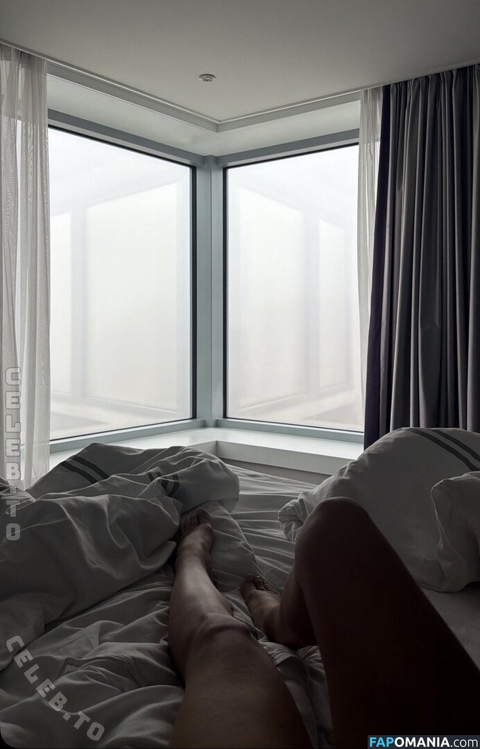 Almira Azemi / almira.azz / almirra.az Nahý OnlyFans  Uniklá fotka #10