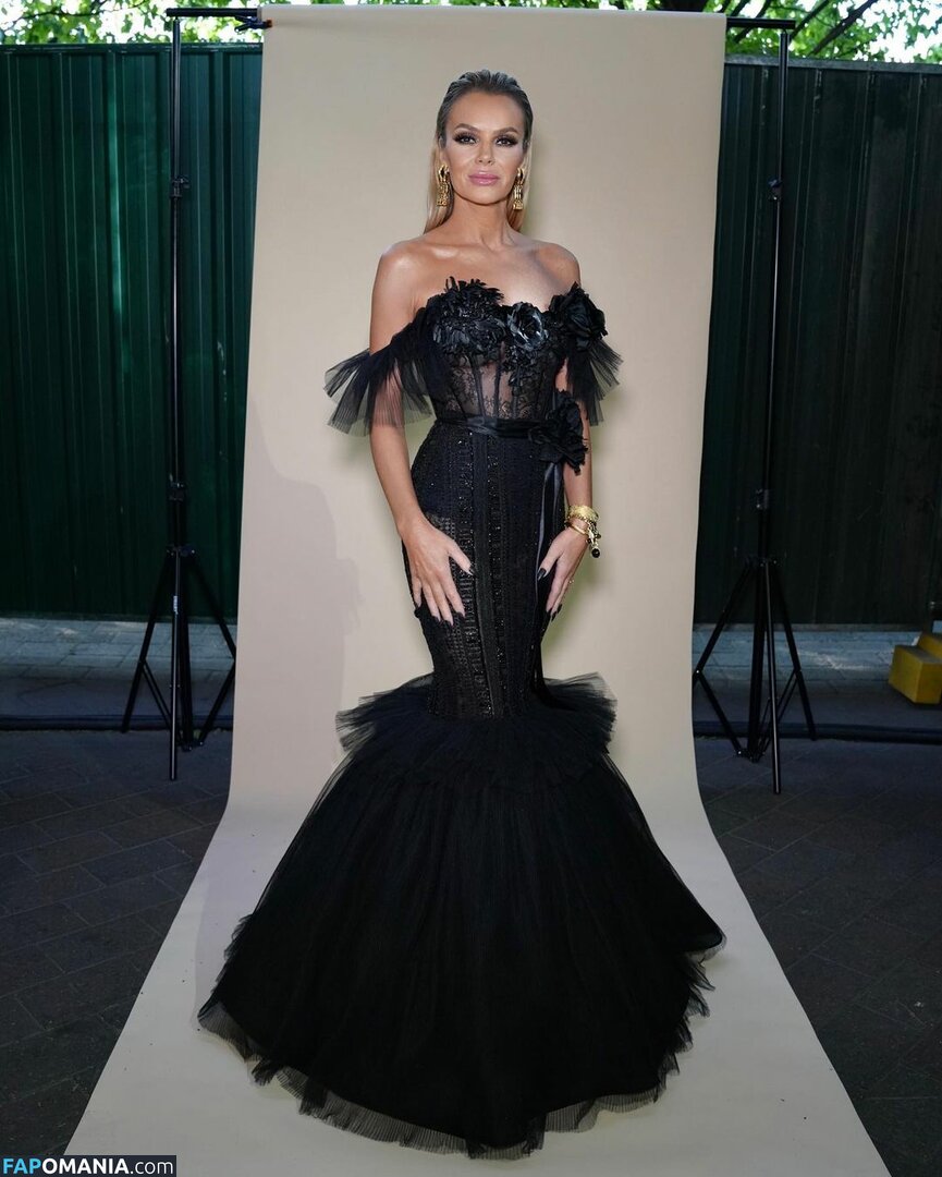 Amanda Holden / noholdenback Nahý OnlyFans  Uniklá fotka #622