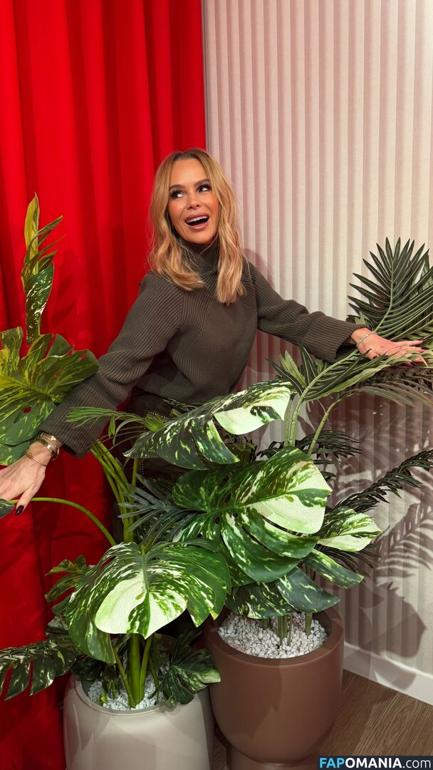 Amanda Holden / noholdenback Nahý OnlyFans  Uniklá fotka #1899