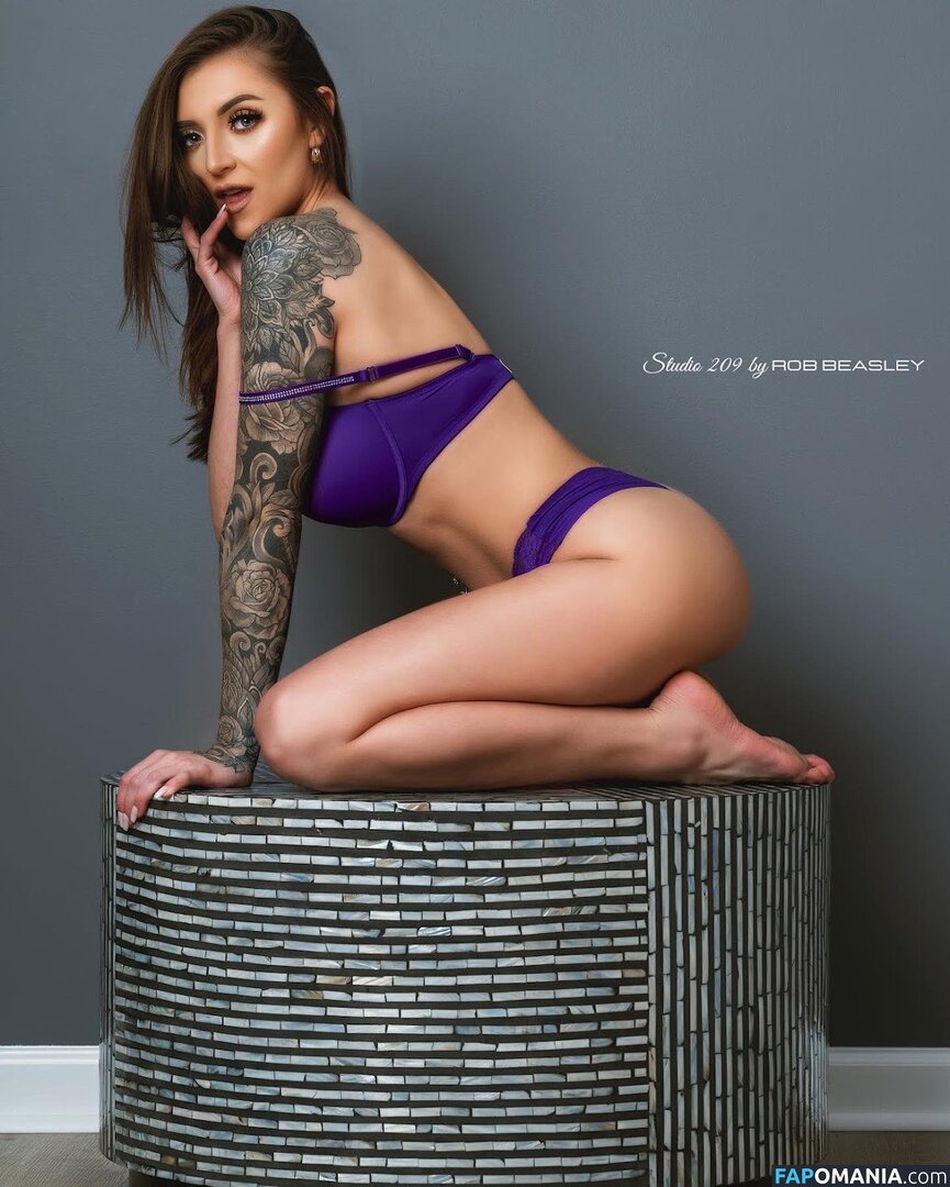 Amaya Anne / Emma Rourke / _amayaanne / amayaannee / inkkedbabe Nahý OnlyFans  Uniklá fotka #1