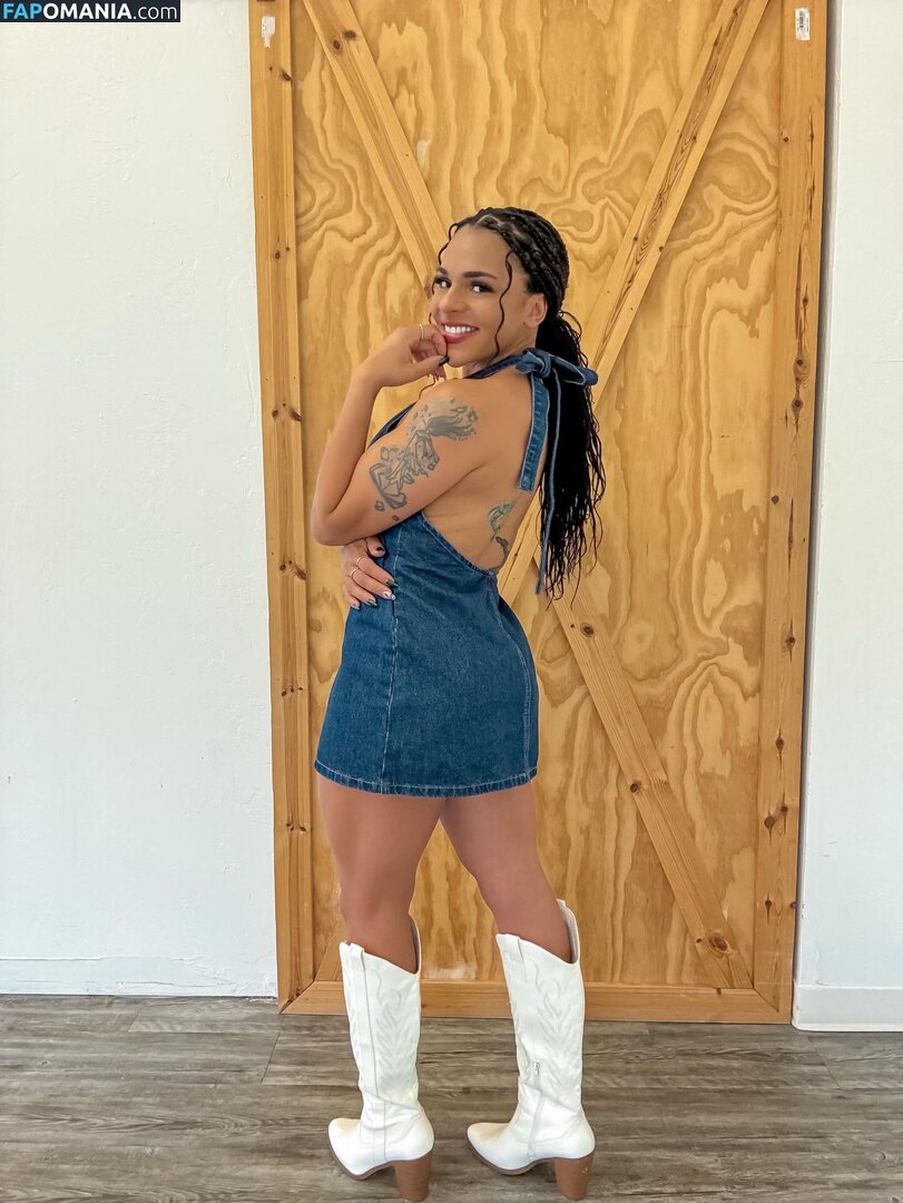 Amber Reacts / amber walker / ambercharity5 Nahý OnlyFans  Uniklá fotka #10