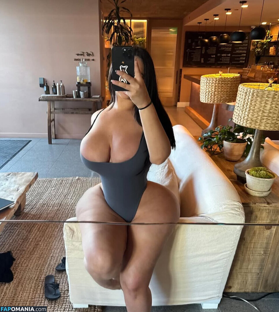 Ambernyy / amburnee Nahý OnlyFans  Uniklá fotka #8
