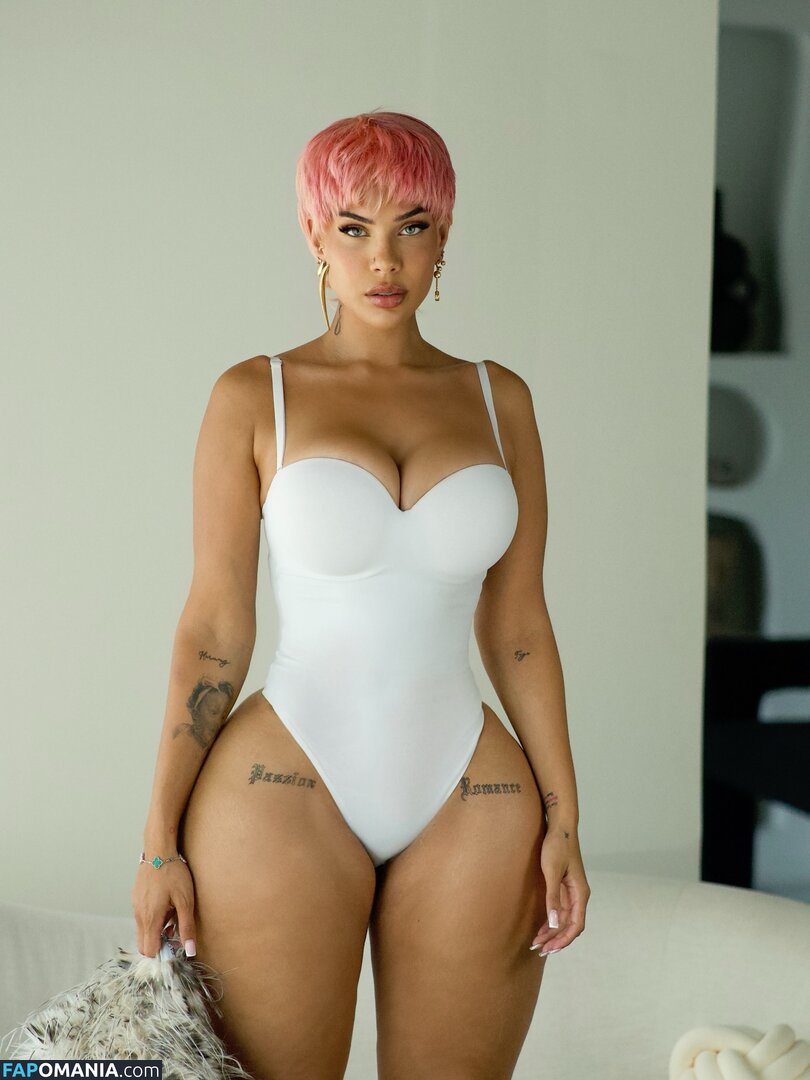 Amirah Cakequeen Nahý OnlyFans  Uniklá fotka #2