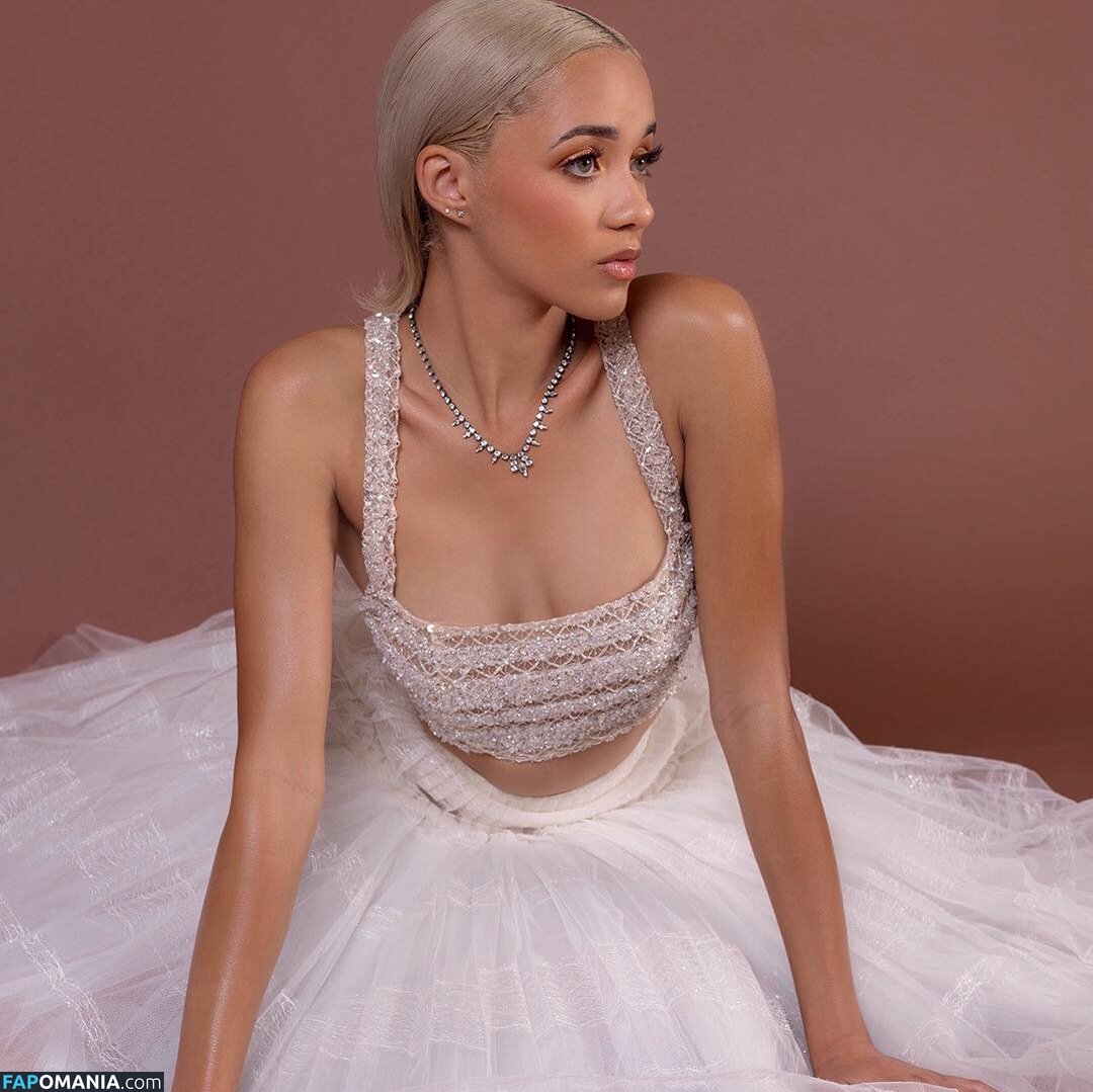 Amirah J Nahý OnlyFans  Uniklá fotka #2