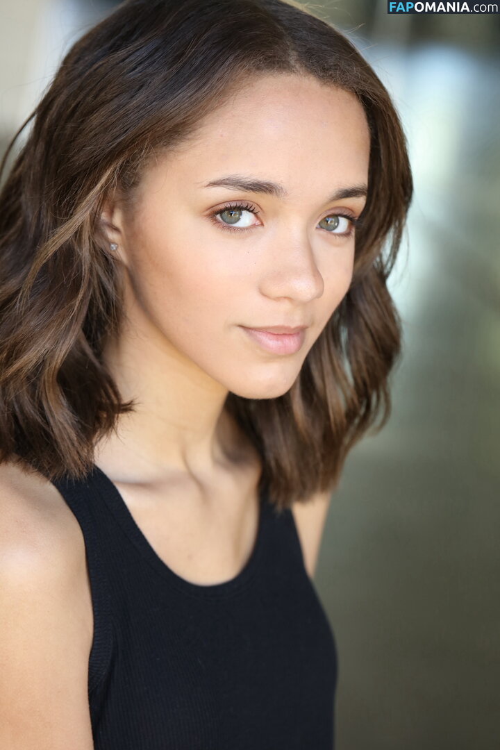 Amirah J Nahý OnlyFans  Uniklá fotka #4