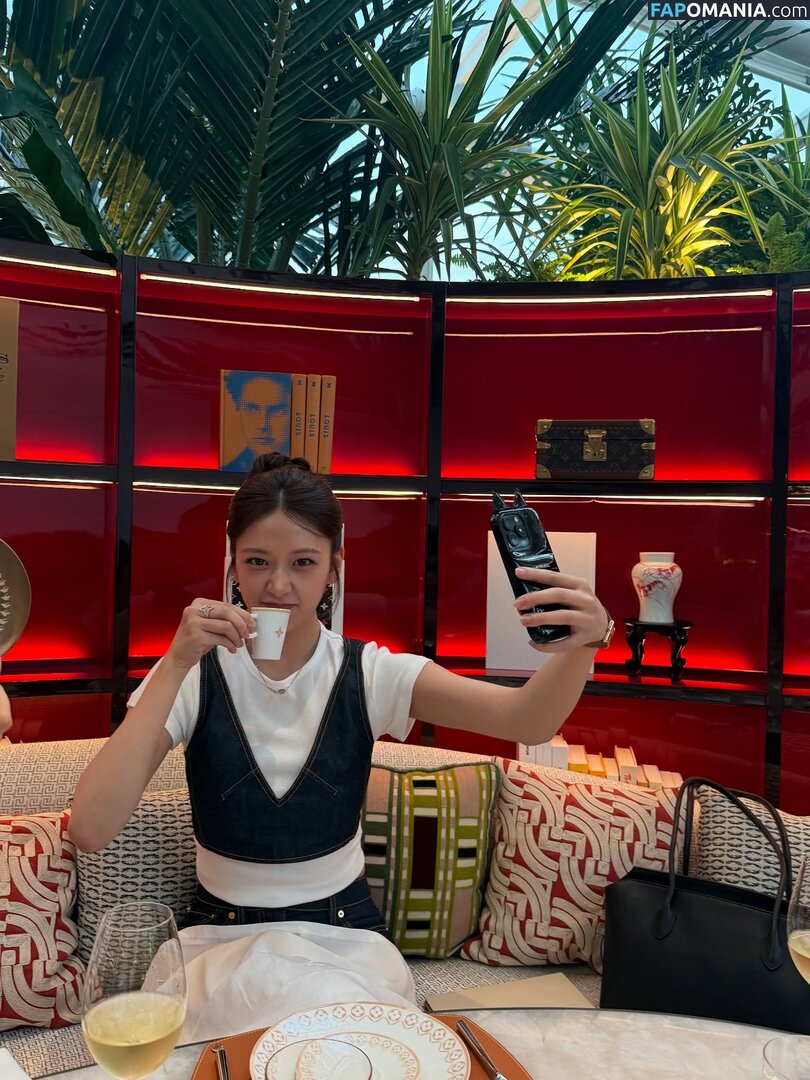 An IVE / An Yujin 안유진 | / _yujin_an Nahý OnlyFans  Uniklá fotka #4