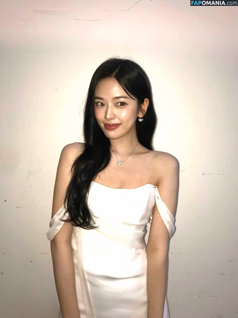 An IVE / An Yujin 안유진 | / _yujin_an Nahý OnlyFans  Uniklá fotka #29