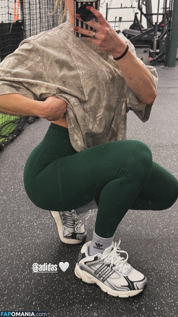 Ana Bruni / anabruni.softball / thesoftballchic Nahý OnlyFans  Uniklá fotka #4