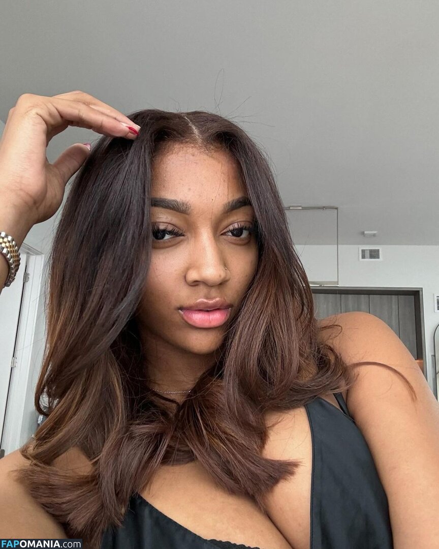 Angel Reese / Reese10Angel / angelreese10 / angelreesecenter Nahý OnlyFans  Uniklá fotka #17