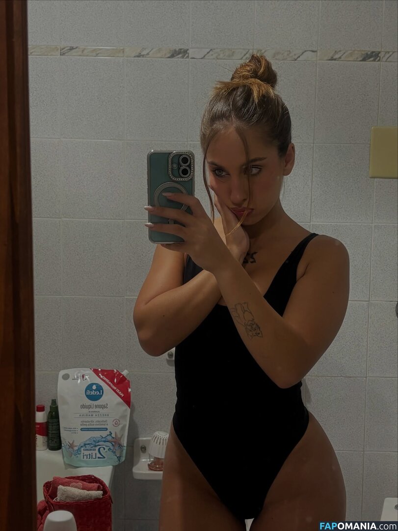 Annalisa Derelitto / itsvlisa Nahý OnlyFans  Uniklá fotka #3