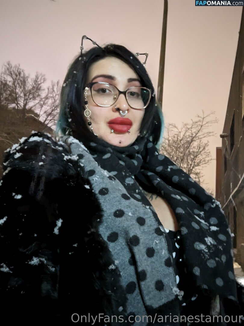 Ariane Saint Amour / ariane_st.amour / arianestamour Nahý OnlyFans  Uniklá fotka #2