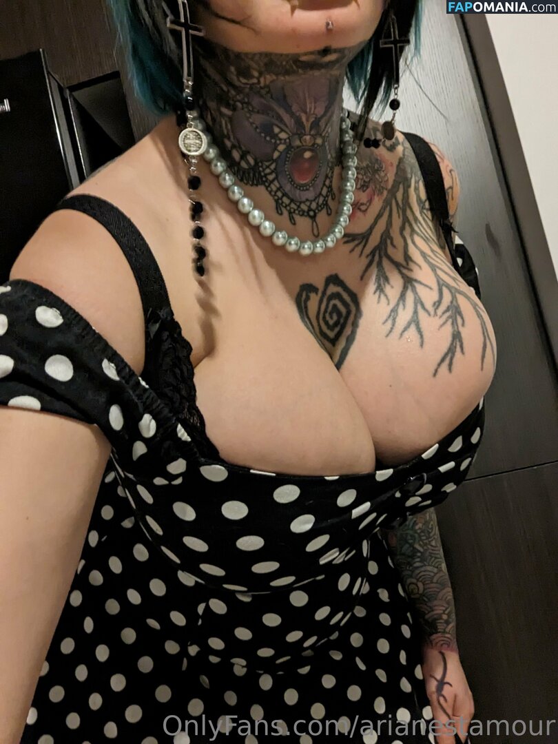 Ariane Saint Amour / ariane_st.amour / arianestamour Nahý OnlyFans  Uniklá fotka #4