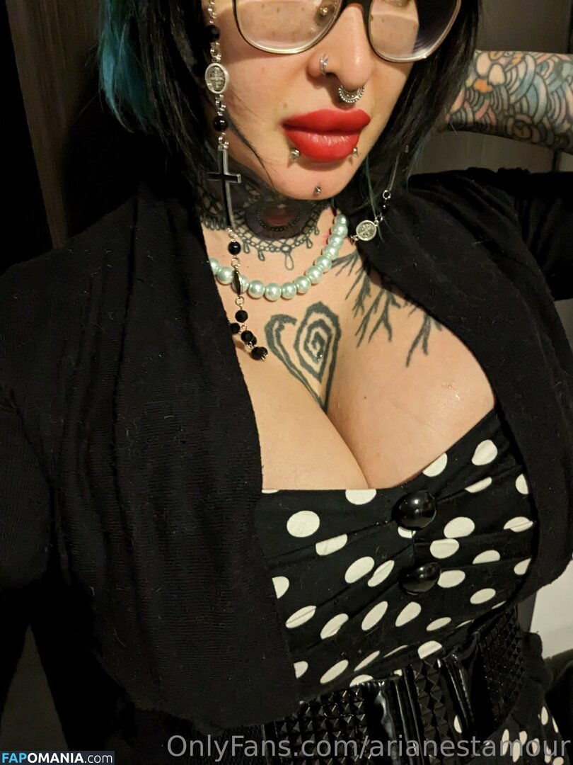 Ariane Saint Amour / ariane_st.amour / arianestamour Nahý OnlyFans  Uniklá fotka #11