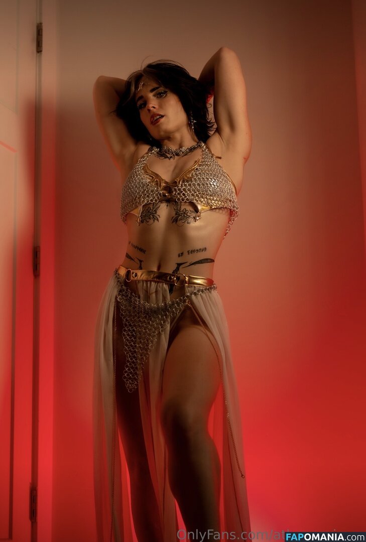 Athena Grimes / athena.cos / pinkemilki Nahý OnlyFans  Uniklá fotka #16