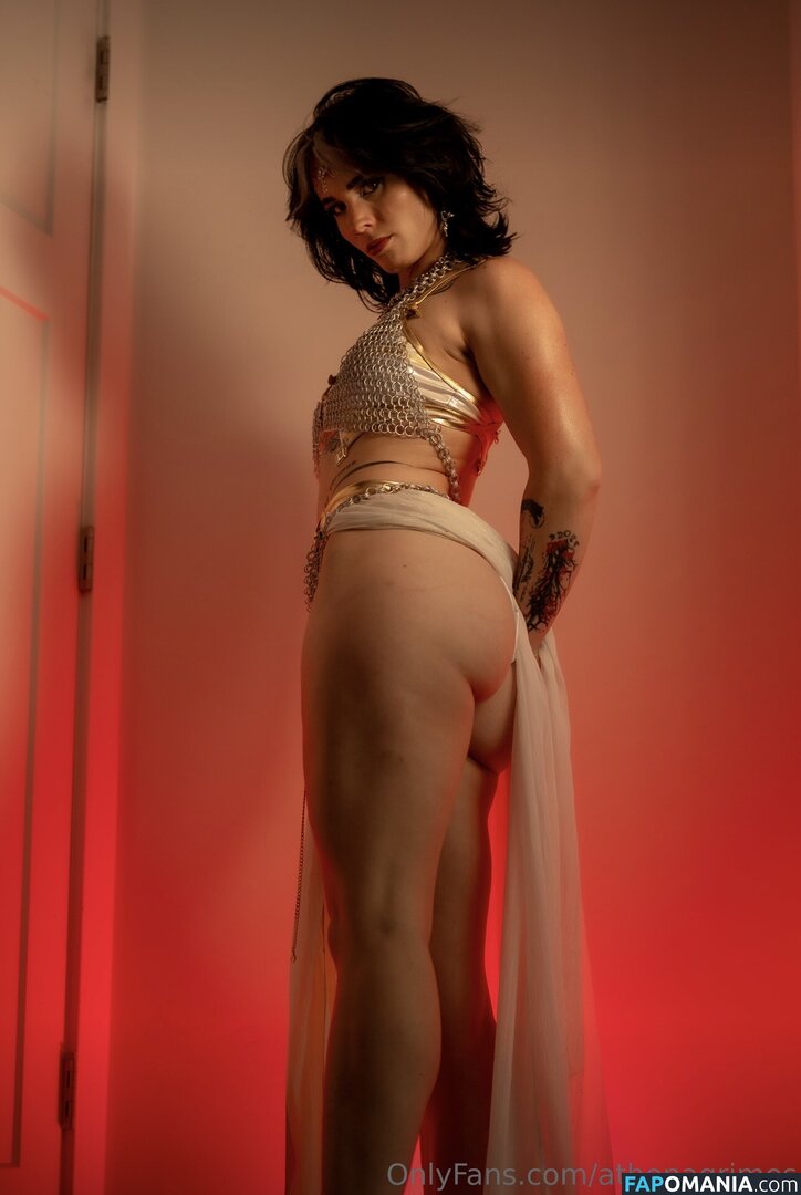 Athena Grimes / athena.cos / pinkemilki Nahý OnlyFans  Uniklá fotka #17