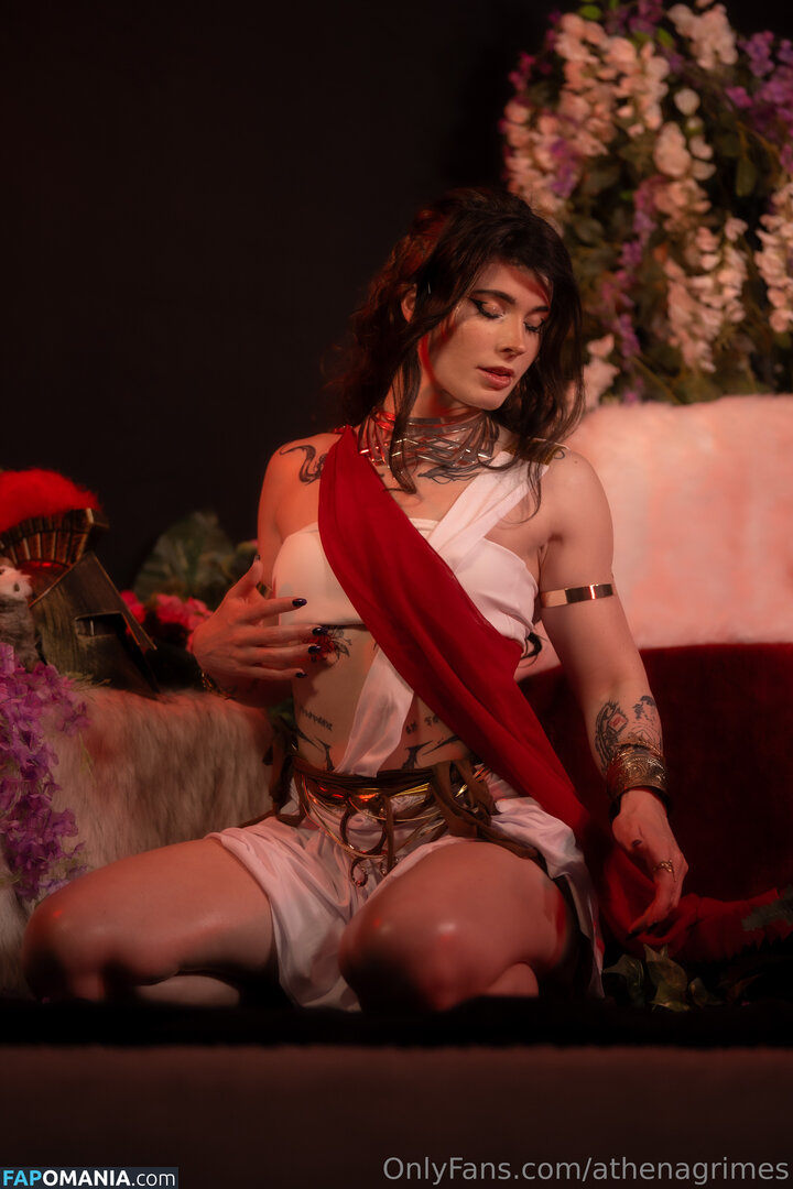 Athena Grimes / athena.cos / pinkemilki Nahý OnlyFans  Uniklá fotka #39