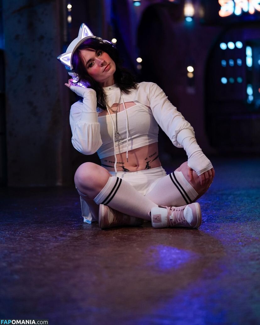 Athena Grimes / athena.cos / pinkemilki Nahý OnlyFans  Uniklá fotka #43