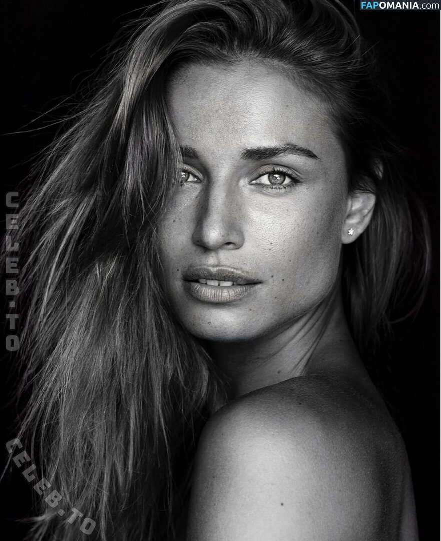 Aude-Jane Deville / audejanedeville / audejanedvll Nahý OnlyFans  Uniklá fotka #3