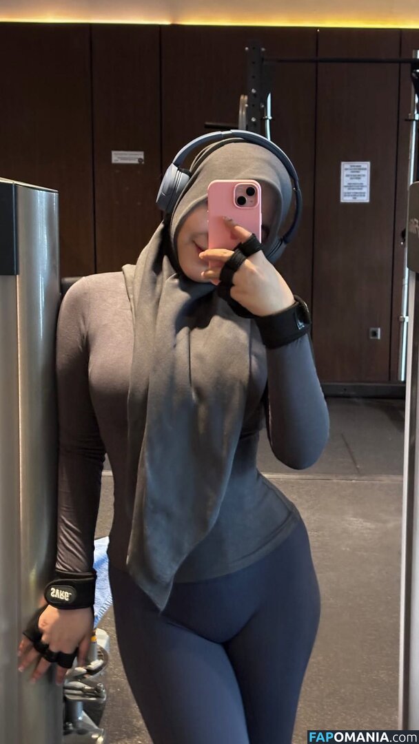 Aureliakh Nahý OnlyFans  Uniklá fotka #2