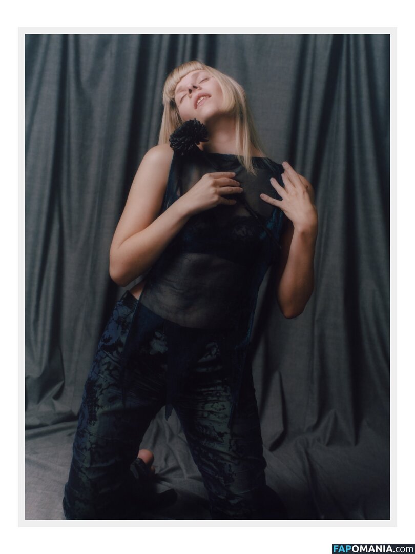Aurora Aksnes / auroramusic / singer Nahý OnlyFans  Uniklá fotka #260