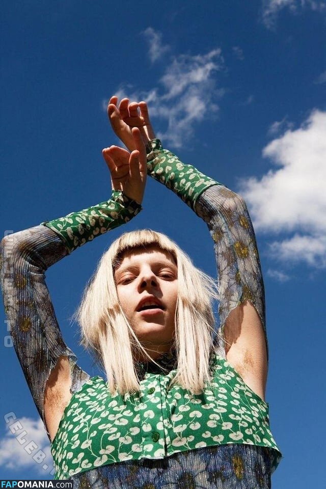 Aurora Aksnes / auroramusic / singer Nahý OnlyFans  Uniklá fotka #269