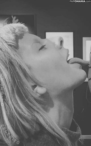 Aurora Aksnes / auroramusic / singer Nahý OnlyFans  Uniklá fotka #273