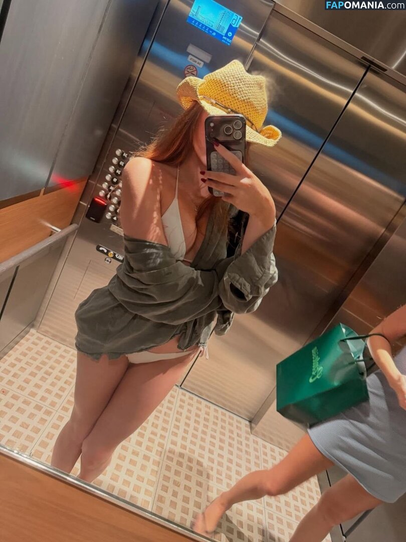 Aurorafoxxxx / scarlettaaurora / ursweetscar / yoursweetaurora Nahý OnlyFans  Uniklá fotka #15