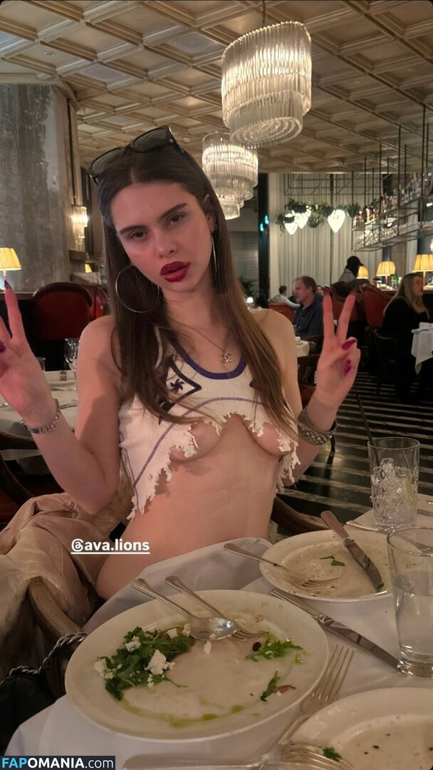 ava.lions / manictrapqueen Nahý OnlyFans  Uniklá fotka #1