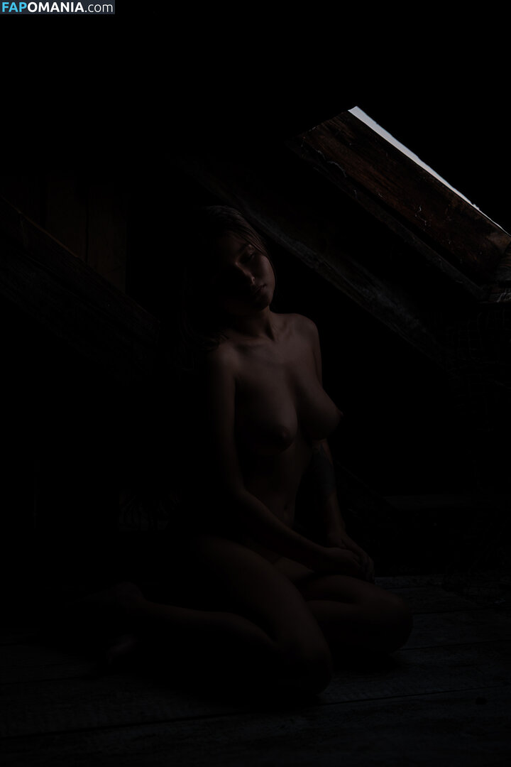 Avrelia Amaris / avreliee Nahý OnlyFans  Uniklá fotka #18
