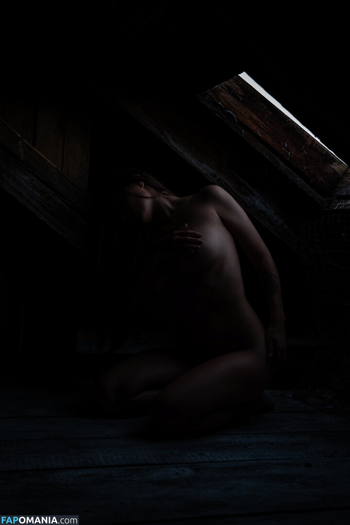 Avrelia Amaris / avreliee Nahý OnlyFans  Uniklá fotka #24