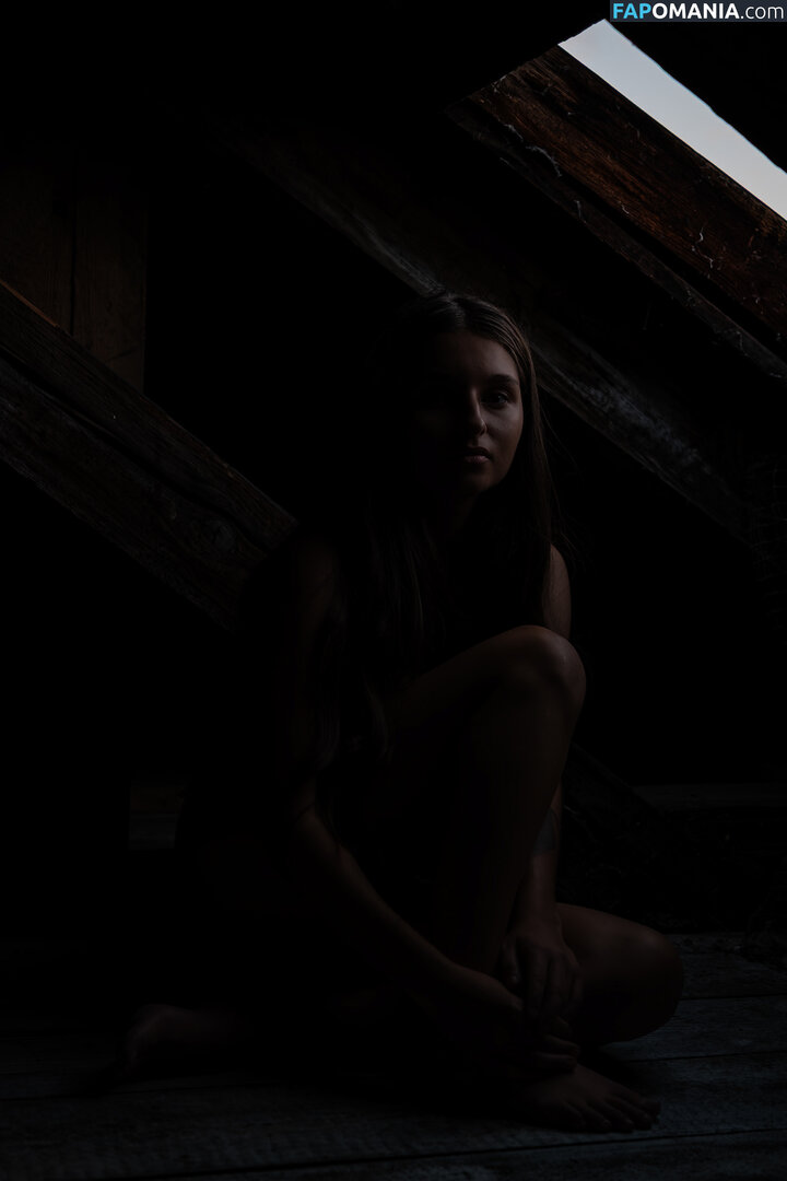 Avrelia Amaris / avreliee Nahý OnlyFans  Uniklá fotka #32