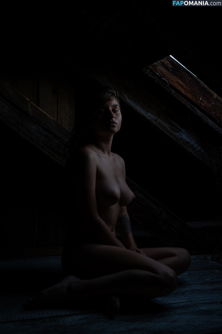 Avrelia Amaris / avreliee Nahý OnlyFans  Uniklá fotka #34