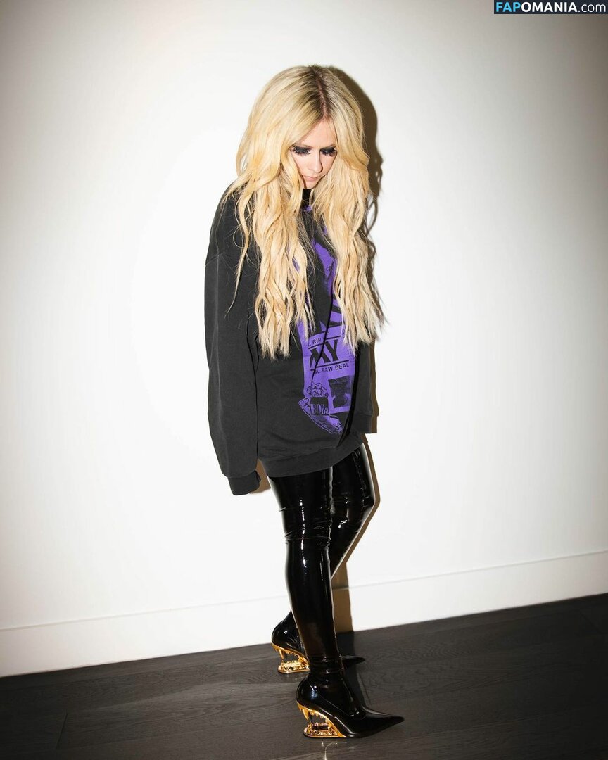 Avril Lavigne Nahý Uniklá fotka #43