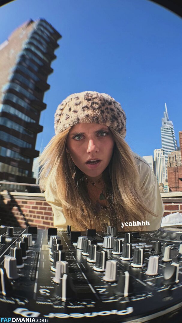 Axelle Maga / axelle.maga Nahý OnlyFans  Uniklá fotka #2