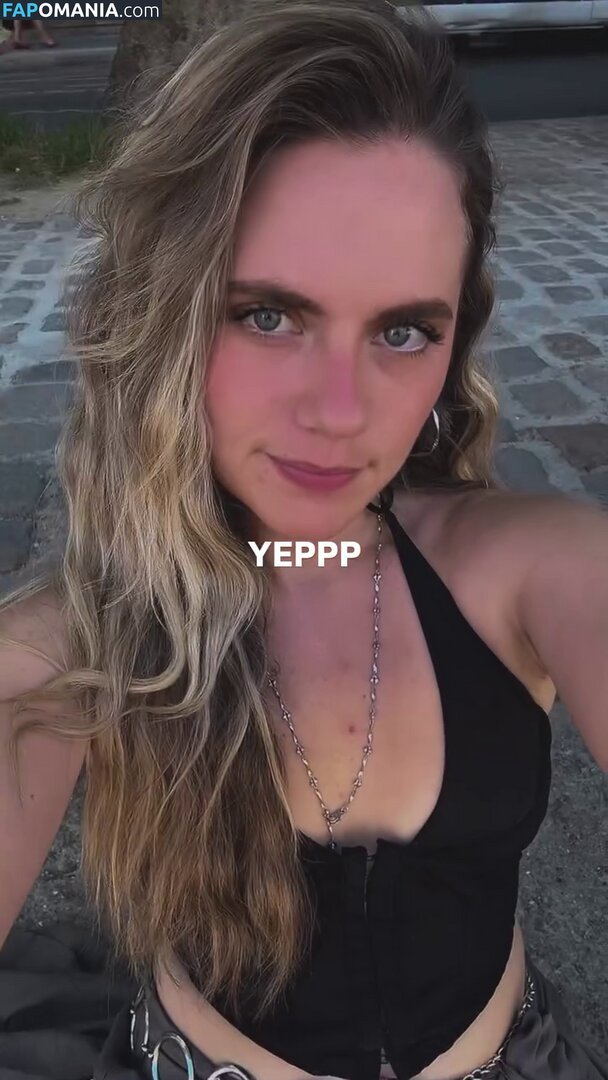 Axelle Maga / axelle.maga Nahý OnlyFans  Uniklá fotka #15