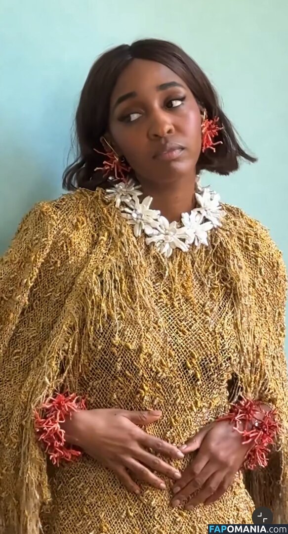 Ayo Edebiri / ayoedebiri Nahý OnlyFans  Uniklá fotka #15