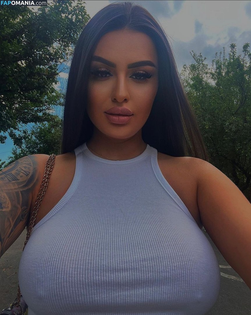 _b_miruna / k.miruu Nahý OnlyFans  Uniklá fotka #2
