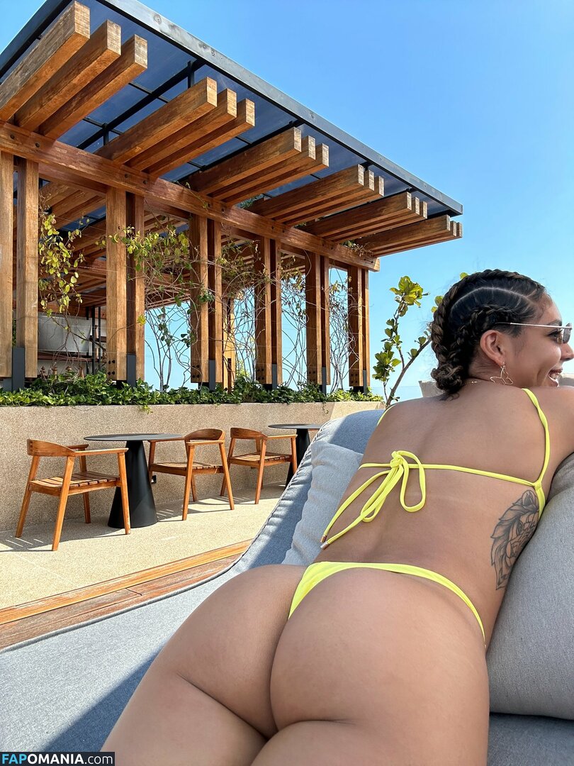 B0ngucci / yeezitaughtme Nahý OnlyFans  Uniklá fotka #3