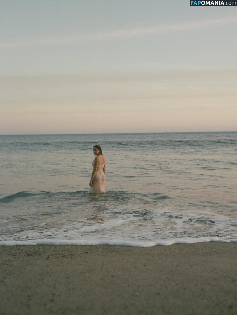 Bailee Madison / baileemadison / bailey_madis0n Nahý OnlyFans  Uniklá fotka #1