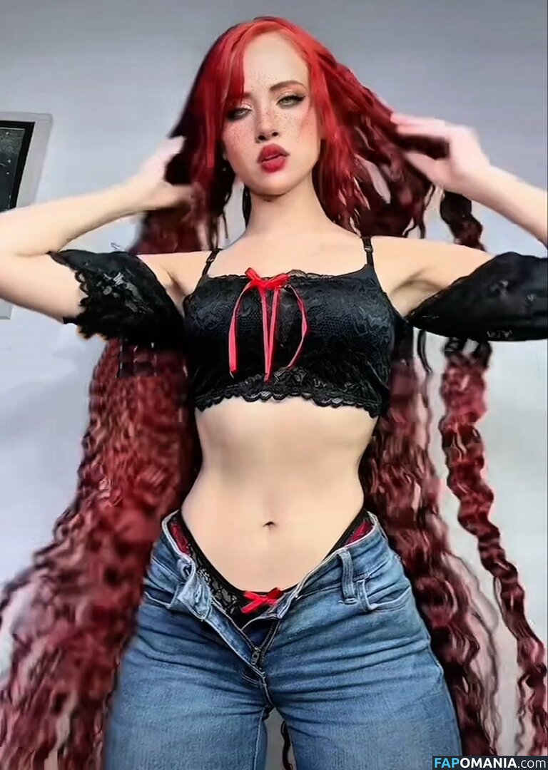 Bella Dueñas Nahý OnlyFans  Uniklá fotka #1