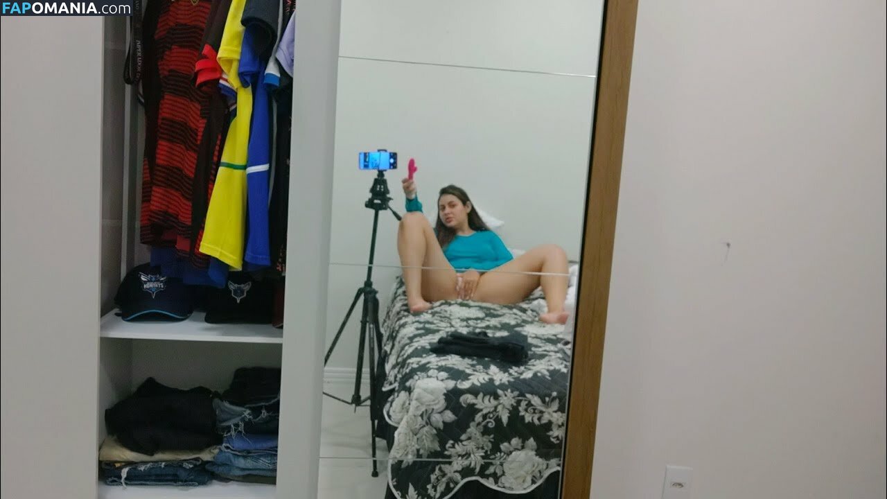 Bella Menezes / isamnzs / isinha meneses / isinhamnzs / prontomostreii Nahý OnlyFans  Uniklá fotka #33