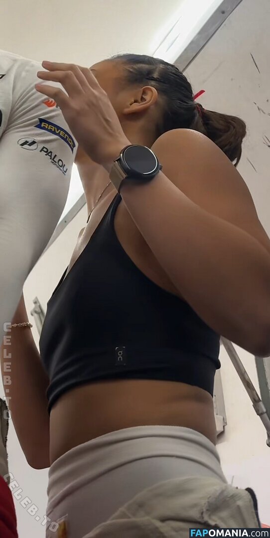 Bianca Bustamante / https: / racerbia Nahý OnlyFans  Uniklá fotka #18