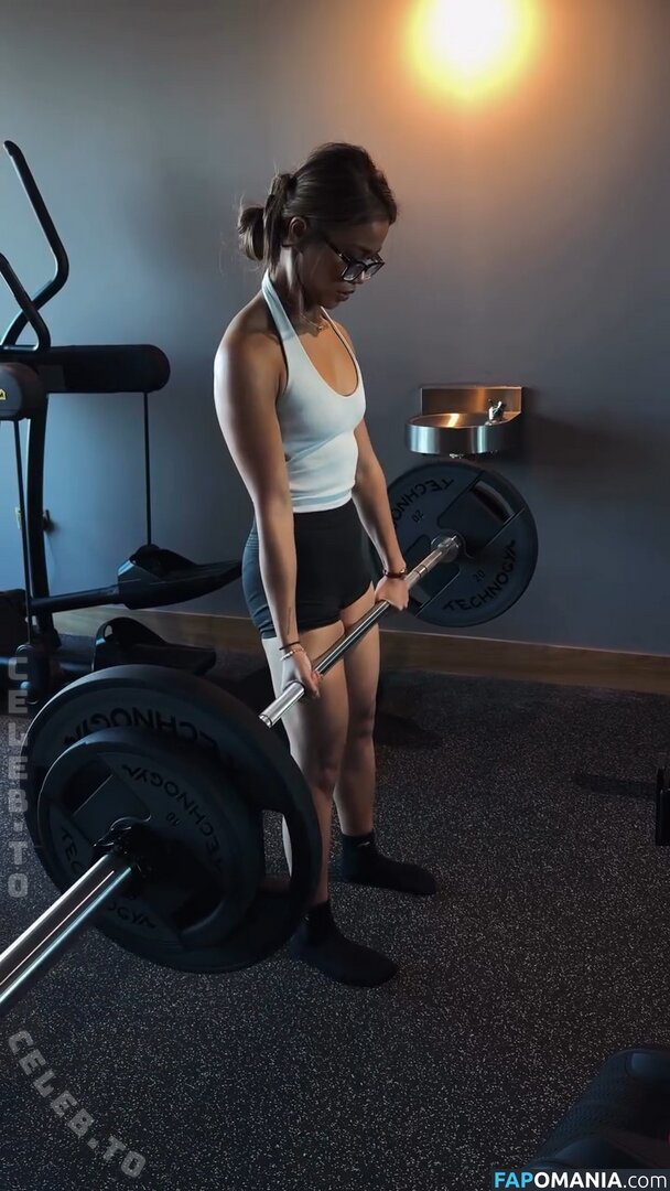 Bianca Bustamante / https: / racerbia Nahý OnlyFans  Uniklá fotka #23