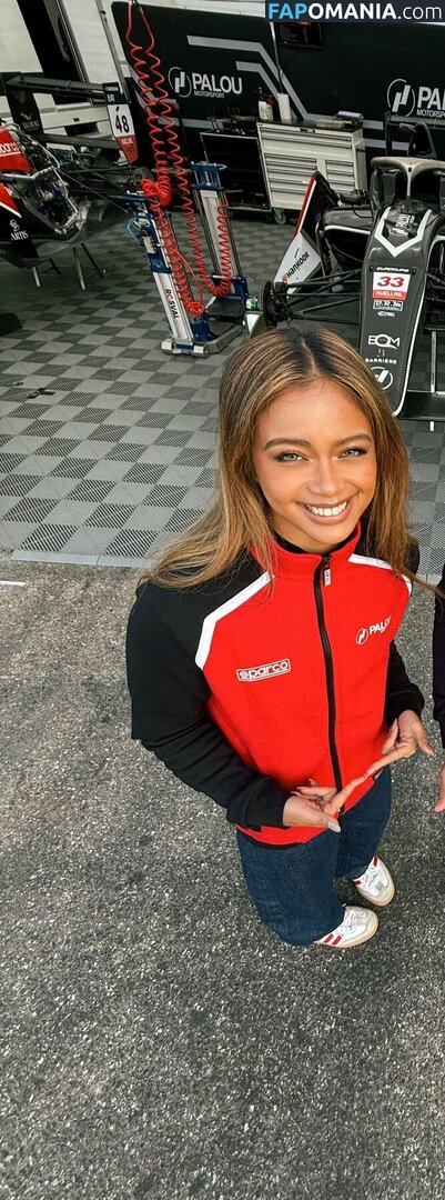 Bianca Bustamante / https: / racerbia Nahý OnlyFans  Uniklá fotka #36