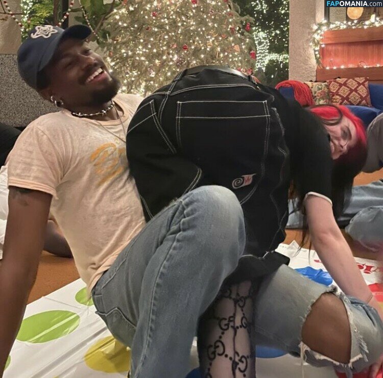 Billie Eilish / Fake / billeeilish / billieeilish Nahý OnlyFans  Uniklá fotka #1083